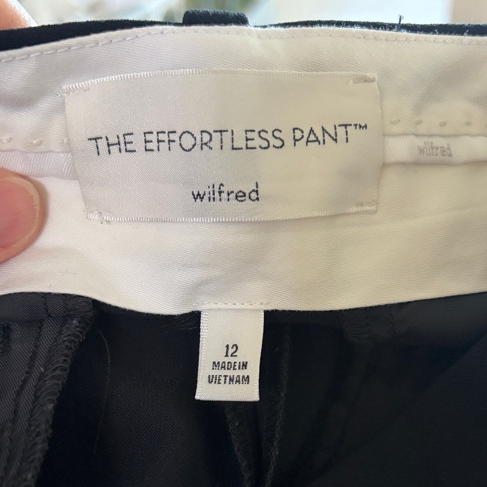 Aritiza Wilfred Effortless Chinos - Black